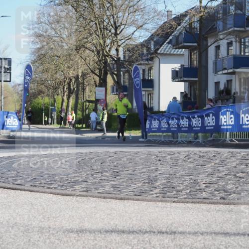 06.04.2025 - 44. Internationalen Wilhelmsburger Insellauf Luisa Fischer http://msf.ph/oto/7557370 06.04.2025 10:17:06 Ziel  meine-sportfotos.de