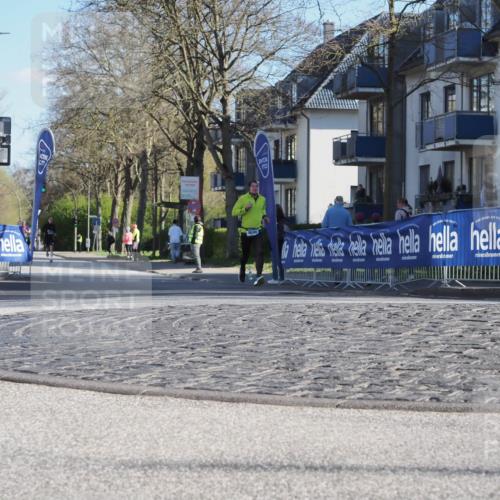 06.04.2025 - 44. Internationalen Wilhelmsburger Insellauf Luisa Fischer http://msf.ph/oto/7557372 06.04.2025 10:17:06 Ziel 13, 4096 meine-sportfotos.de