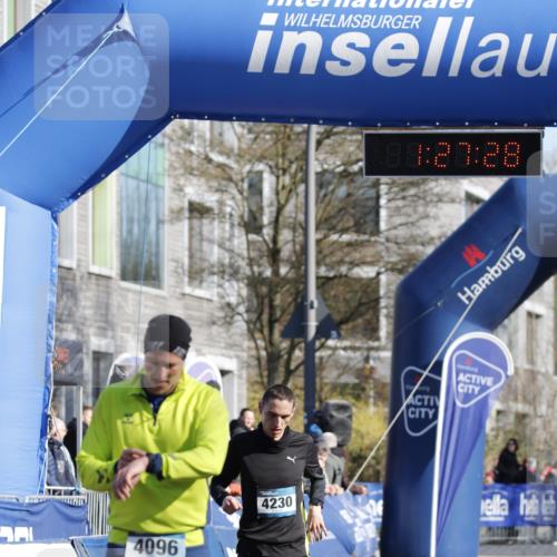 06.04.2025 - 44. Internationalen Wilhelmsburger Insellauf A. Gomolzig http://msf.ph/oto/7557378 06.04.2025 10:17:26 Ziel 4096, 4230 meine-sportfotos.de