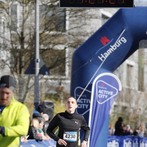 06.04.2025 - 44. Internationalen Wilhelmsburger Insellauf A. Gomolzig http://msf.ph/oto/7557382 06.04.2025 10:17:25 Ziel 4096, 4230 meine-sportfotos.de