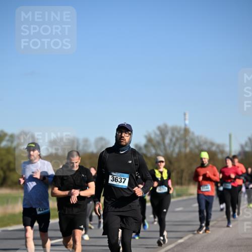 06.04.2025 - 44. Internationalen Wilhelmsburger Insellauf Dr. Thomas Lammeyer http://msf.ph/oto/7557383 06.04.2025 09:33:24 Laufen 3637 meine-sportfotos.de