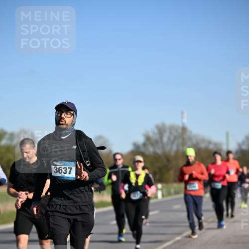 06.04.2025 - 44. Internationalen Wilhelmsburger Insellauf Dr. Thomas Lammeyer http://msf.ph/oto/7557408 06.04.2025 09:33:25 Laufen 3637 meine-sportfotos.de