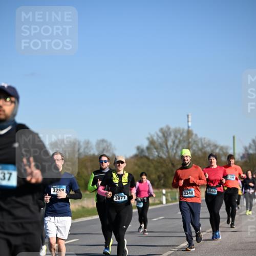 06.04.2025 - 44. Internationalen Wilhelmsburger Insellauf Dr. Thomas Lammeyer http://msf.ph/oto/7557415 06.04.2025 09:33:25 Laufen 37, 329, 3340, 3077, 3565, 11309 meine-sportfotos.de