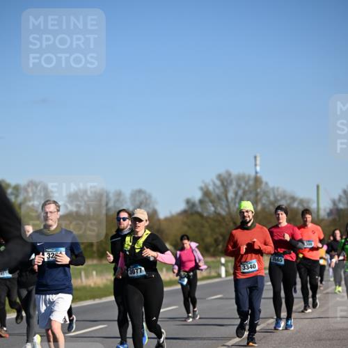 06.04.2025 - 44. Internationalen Wilhelmsburger Insellauf Dr. Thomas Lammeyer http://msf.ph/oto/7557426 06.04.2025 09:33:26 Laufen 32, 451, 3077, 3340, 3565, 309 meine-sportfotos.de