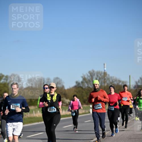 06.04.2025 - 44. Internationalen Wilhelmsburger Insellauf Dr. Thomas Lammeyer http://msf.ph/oto/7557433 06.04.2025 09:33:26 Laufen 3288, 3077, 3340, 3565, 3309 meine-sportfotos.de