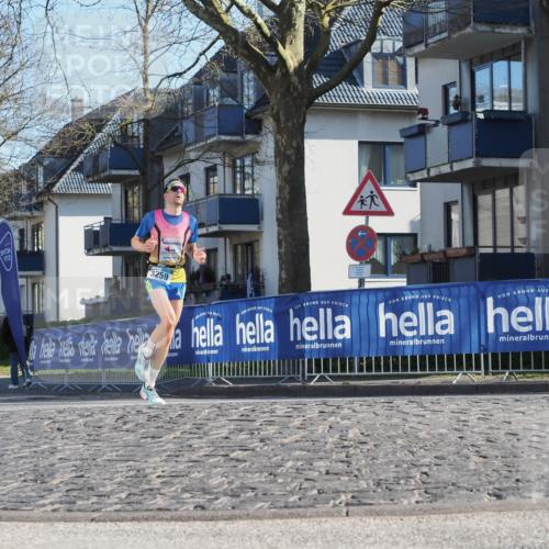 06.04.2025 - 44. Internationalen Wilhelmsburger Insellauf Luisa Fischer http://msf.ph/oto/7557437 06.04.2025 10:17:21 Ziel 13, 3259 meine-sportfotos.de