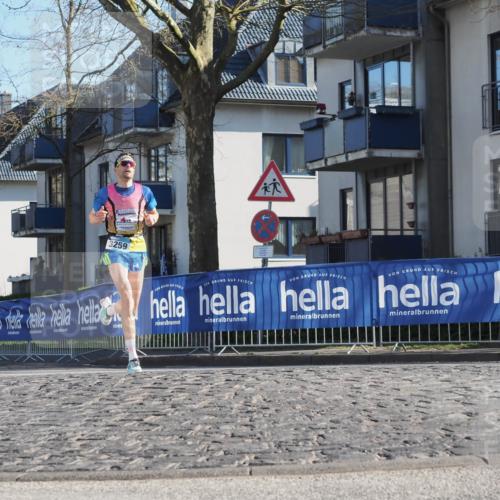 06.04.2025 - 44. Internationalen Wilhelmsburger Insellauf Luisa Fischer http://msf.ph/oto/7557440 06.04.2025 10:17:22 Ziel 3, 3259 meine-sportfotos.de