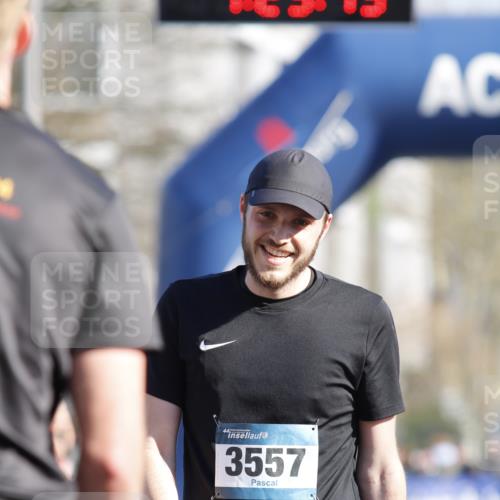 06.04.2025 - 44. Internationalen Wilhelmsburger Insellauf A. Gomolzig http://msf.ph/oto/7557466 06.04.2025 10:15:17 Ziel 3059, 3557 meine-sportfotos.de