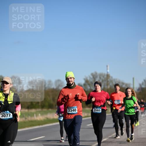 06.04.2025 - 44. Internationalen Wilhelmsburger Insellauf Dr. Thomas Lammeyer http://msf.ph/oto/7557471 06.04.2025 09:33:28 Laufen 3340, 3565, 3077 meine-sportfotos.de