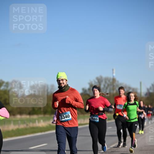 06.04.2025 - 44. Internationalen Wilhelmsburger Insellauf Dr. Thomas Lammeyer http://msf.ph/oto/7557479 06.04.2025 09:33:28 Laufen 3340, 3565 meine-sportfotos.de