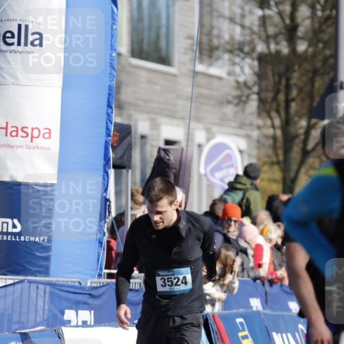 06.04.2025 - 44. Internationalen Wilhelmsburger Insellauf A. Gomolzig http://msf.ph/oto/7557487 06.04.2025 10:14:57 Ziel 3399, 3524, 3566, 3599 meine-sportfotos.de