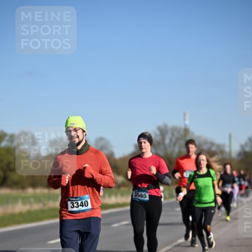 06.04.2025 - 44. Internationalen Wilhelmsburger Insellauf Dr. Thomas Lammeyer http://msf.ph/oto/7557492 06.04.2025 09:33:29 Laufen 3340, 3565 meine-sportfotos.de