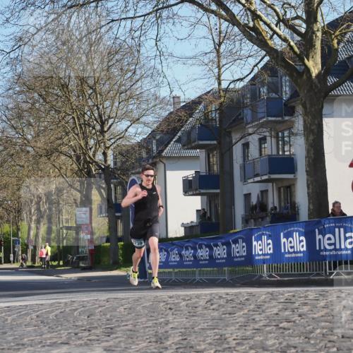 06.04.2025 - 44. Internationalen Wilhelmsburger Insellauf Luisa Fischer http://msf.ph/oto/7557527 06.04.2025 10:18:39 Ziel 739 meine-sportfotos.de