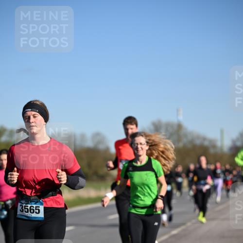 06.04.2025 - 44. Internationalen Wilhelmsburger Insellauf Dr. Thomas Lammeyer http://msf.ph/oto/7557534 06.04.2025 09:33:31 Laufen 3565 meine-sportfotos.de