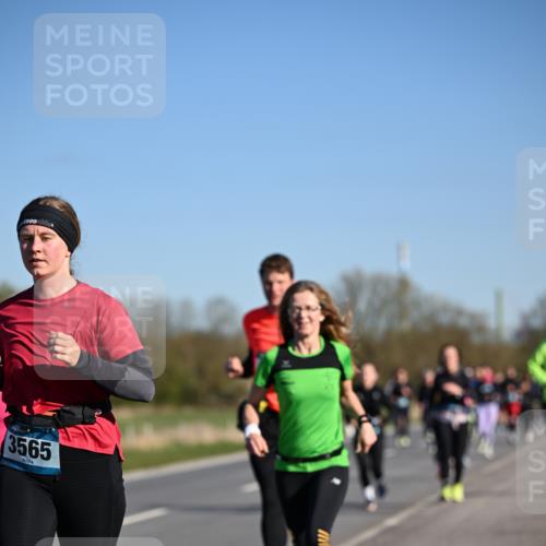06.04.2025 - 44. Internationalen Wilhelmsburger Insellauf Dr. Thomas Lammeyer http://msf.ph/oto/7557537 06.04.2025 09:33:31 Laufen 3565 meine-sportfotos.de
