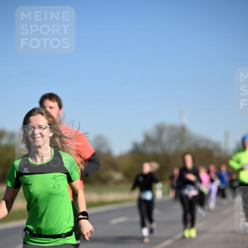 06.04.2025 - 44. Internationalen Wilhelmsburger Insellauf Dr. Thomas Lammeyer http://msf.ph/oto/7557563 06.04.2025 09:33:32 Laufen  meine-sportfotos.de