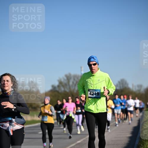 06.04.2025 - 44. Internationalen Wilhelmsburger Insellauf Dr. Thomas Lammeyer http://msf.ph/oto/7557586 06.04.2025 09:33:36 Laufen 4219 meine-sportfotos.de