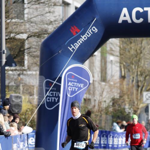06.04.2025 - 44. Internationalen Wilhelmsburger Insellauf A. Gomolzig http://msf.ph/oto/7557602 06.04.2025 10:13:47 Ziel  meine-sportfotos.de