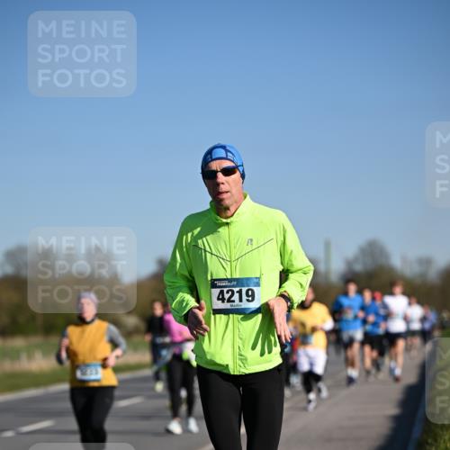 06.04.2025 - 44. Internationalen Wilhelmsburger Insellauf Dr. Thomas Lammeyer http://msf.ph/oto/7557609 06.04.2025 09:33:37 Laufen 3205, 4219 meine-sportfotos.de