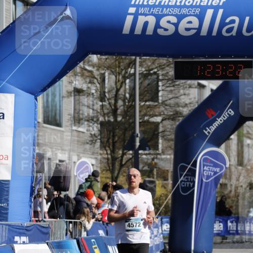 06.04.2025 - 44. Internationalen Wilhelmsburger Insellauf A. Gomolzig http://msf.ph/oto/7557614 06.04.2025 10:13:21 Ziel 4572 meine-sportfotos.de