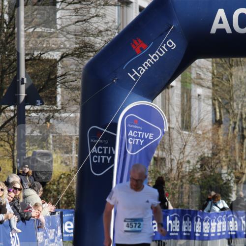 06.04.2025 - 44. Internationalen Wilhelmsburger Insellauf A. Gomolzig http://msf.ph/oto/7557630 06.04.2025 10:13:18 Ziel 4572 meine-sportfotos.de