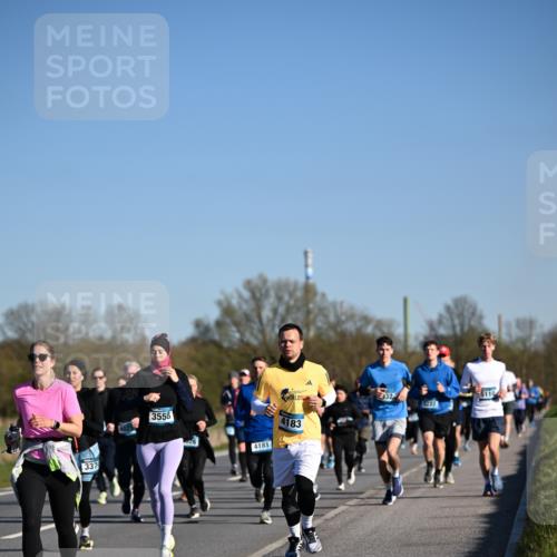 06.04.2025 - 44. Internationalen Wilhelmsburger Insellauf Dr. Thomas Lammeyer http://msf.ph/oto/7557654 06.04.2025 09:33:40 Laufen 337, 3558, 4181, 5110, 32, 5227, 4183 meine-sportfotos.de