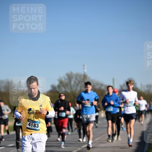 06.04.2025 - 44. Internationalen Wilhelmsburger Insellauf Dr. Thomas Lammeyer http://msf.ph/oto/7557675 06.04.2025 09:33:43 Laufen 4183 meine-sportfotos.de