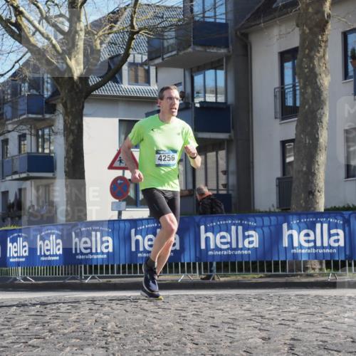 06.04.2025 - 44. Internationalen Wilhelmsburger Insellauf Luisa Fischer http://msf.ph/oto/7557676 06.04.2025 10:19:32 Ziel 4256 meine-sportfotos.de