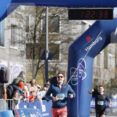 06.04.2025 - 44. Internationalen Wilhelmsburger Insellauf A. Gomolzig http://msf.ph/oto/7557681 06.04.2025 10:12:32 Ziel 4285 meine-sportfotos.de
