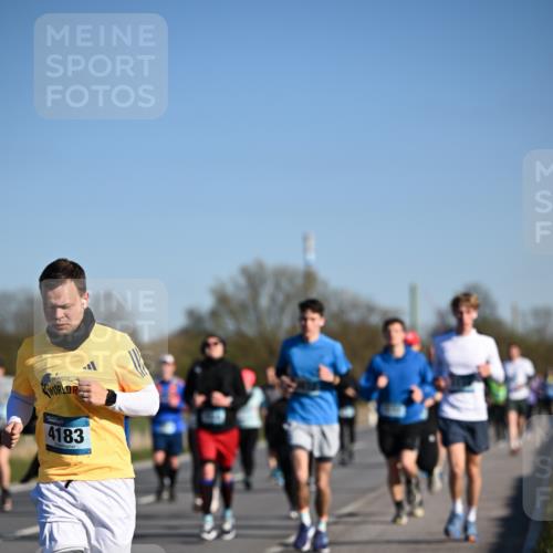 06.04.2025 - 44. Internationalen Wilhelmsburger Insellauf Dr. Thomas Lammeyer http://msf.ph/oto/7557682 06.04.2025 09:33:43 Laufen 4183 meine-sportfotos.de