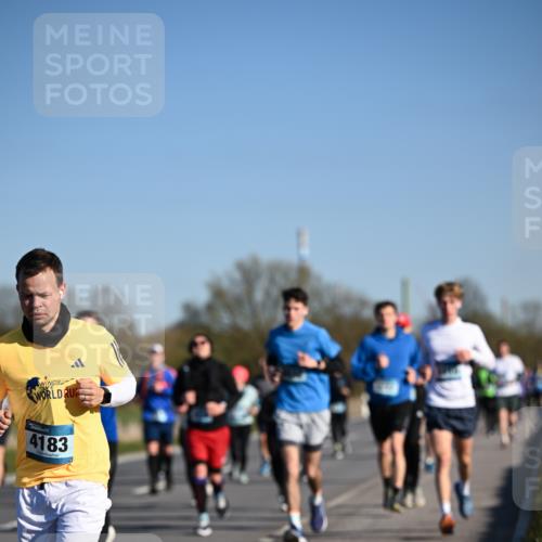 06.04.2025 - 44. Internationalen Wilhelmsburger Insellauf Dr. Thomas Lammeyer http://msf.ph/oto/7557686 06.04.2025 09:33:43 Laufen 4183 meine-sportfotos.de