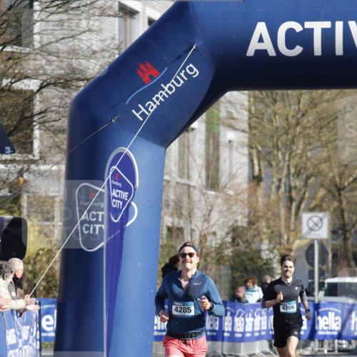 06.04.2025 - 44. Internationalen Wilhelmsburger Insellauf A. Gomolzig http://msf.ph/oto/7557698 06.04.2025 10:12:29 Ziel  meine-sportfotos.de