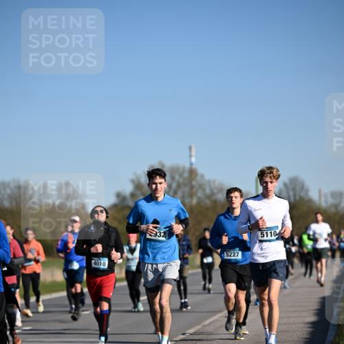 06.04.2025 - 44. Internationalen Wilhelmsburger Insellauf Dr. Thomas Lammeyer http://msf.ph/oto/7557704 06.04.2025 09:33:44 Laufen 4010, 932, 5227, 5110 meine-sportfotos.de
