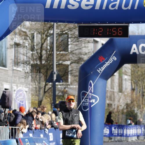 06.04.2025 - 44. Internationalen Wilhelmsburger Insellauf A. Gomolzig http://msf.ph/oto/7557717 06.04.2025 10:11:55 Ziel 3214 meine-sportfotos.de