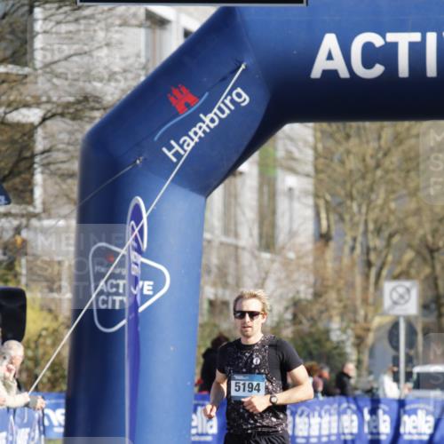 06.04.2025 - 44. Internationalen Wilhelmsburger Insellauf A. Gomolzig http://msf.ph/oto/7557737 06.04.2025 10:11:38 Ziel 5194 meine-sportfotos.de
