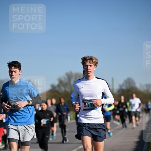 06.04.2025 - 44. Internationalen Wilhelmsburger Insellauf Dr. Thomas Lammeyer http://msf.ph/oto/7557751 06.04.2025 09:33:46 Laufen 393, 511 meine-sportfotos.de