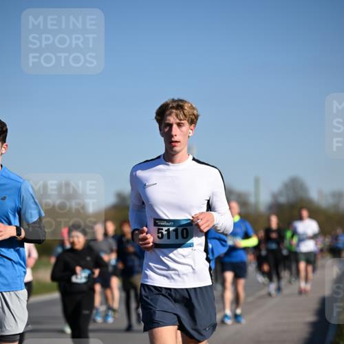 06.04.2025 - 44. Internationalen Wilhelmsburger Insellauf Dr. Thomas Lammeyer http://msf.ph/oto/7557764 06.04.2025 09:33:47 Laufen 5110 meine-sportfotos.de