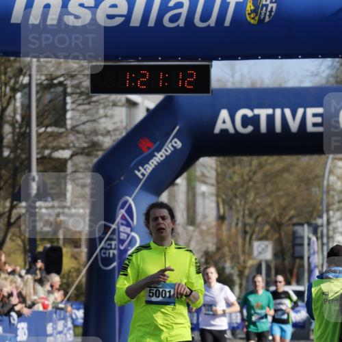 06.04.2025 - 44. Internationalen Wilhelmsburger Insellauf A. Gomolzig http://msf.ph/oto/7557772 06.04.2025 10:11:10 Ziel 5001 meine-sportfotos.de