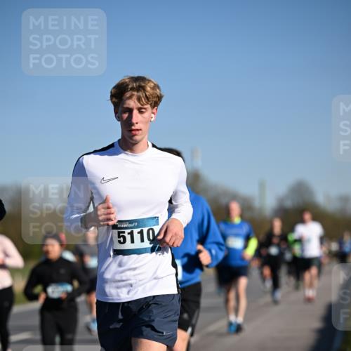 06.04.2025 - 44. Internationalen Wilhelmsburger Insellauf Dr. Thomas Lammeyer http://msf.ph/oto/7557777 06.04.2025 09:33:47 Laufen 5110 meine-sportfotos.de