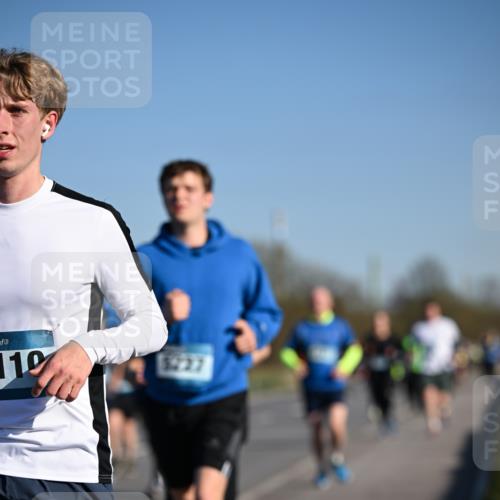 06.04.2025 - 44. Internationalen Wilhelmsburger Insellauf Dr. Thomas Lammeyer http://msf.ph/oto/7557784 06.04.2025 09:33:48 Laufen 19 meine-sportfotos.de