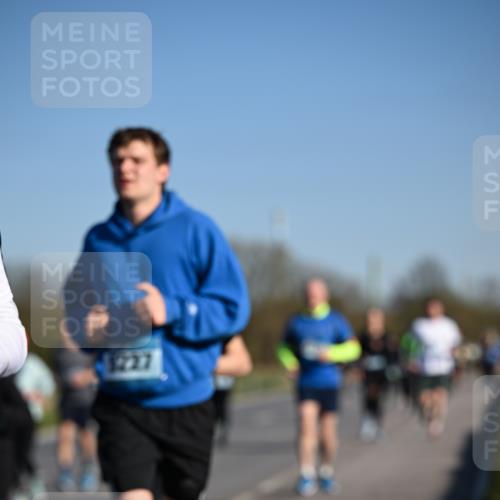 06.04.2025 - 44. Internationalen Wilhelmsburger Insellauf Dr. Thomas Lammeyer http://msf.ph/oto/7557793 06.04.2025 09:33:48 Laufen  meine-sportfotos.de