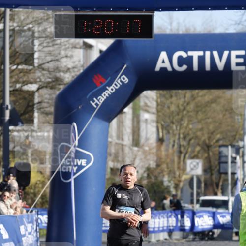 06.04.2025 - 44. Internationalen Wilhelmsburger Insellauf A. Gomolzig http://msf.ph/oto/7557797 06.04.2025 10:10:16 Ziel 4127, 4500 meine-sportfotos.de