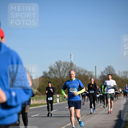 06.04.2025 - 44. Internationalen Wilhelmsburger Insellauf Dr. Thomas Lammeyer http://msf.ph/oto/7557811 06.04.2025 09:33:49 Laufen 4547 meine-sportfotos.de