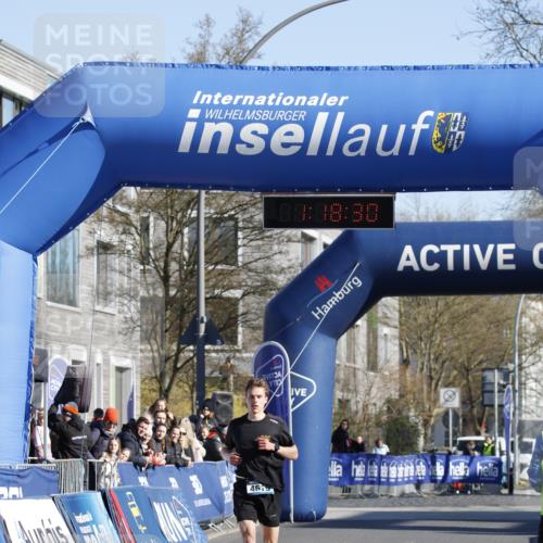 06.04.2025 - 44. Internationalen Wilhelmsburger Insellauf A. Gomolzig http://msf.ph/oto/7557819 06.04.2025 10:08:29 Ziel 4619 meine-sportfotos.de