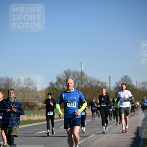 06.04.2025 - 44. Internationalen Wilhelmsburger Insellauf Dr. Thomas Lammeyer http://msf.ph/oto/7557831 06.04.2025 09:33:50 Laufen 4547 meine-sportfotos.de