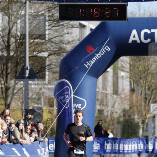 06.04.2025 - 44. Internationalen Wilhelmsburger Insellauf A. Gomolzig http://msf.ph/oto/7557839 06.04.2025 10:08:25 Ziel  meine-sportfotos.de