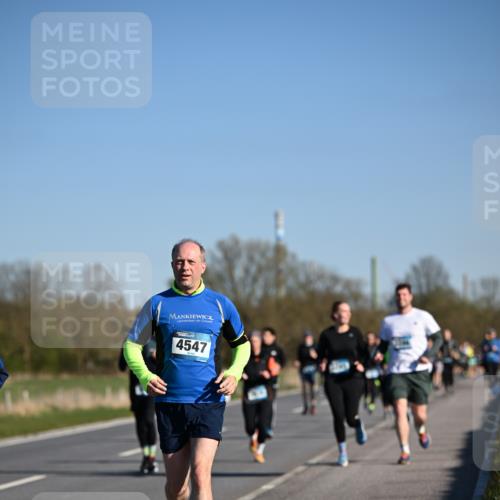 06.04.2025 - 44. Internationalen Wilhelmsburger Insellauf Dr. Thomas Lammeyer http://msf.ph/oto/7557844 06.04.2025 09:33:51 Laufen 4547 meine-sportfotos.de