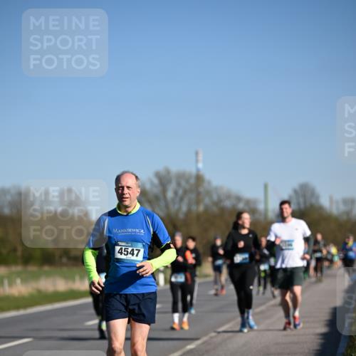 06.04.2025 - 44. Internationalen Wilhelmsburger Insellauf Dr. Thomas Lammeyer http://msf.ph/oto/7557848 06.04.2025 09:33:51 Laufen 4547 meine-sportfotos.de