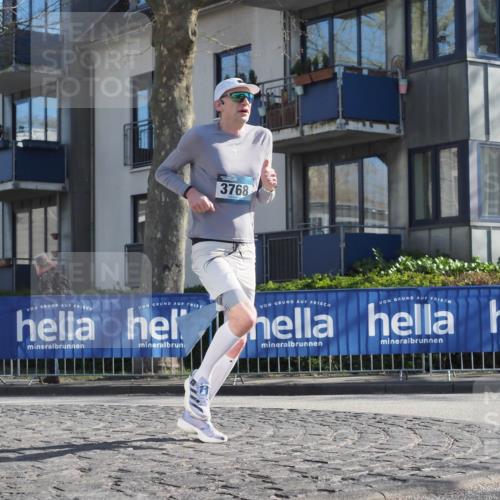 06.04.2025 - 44. Internationalen Wilhelmsburger Insellauf Luisa Fischer http://msf.ph/oto/7557852 06.04.2025 10:20:37 Ziel 3768 meine-sportfotos.de