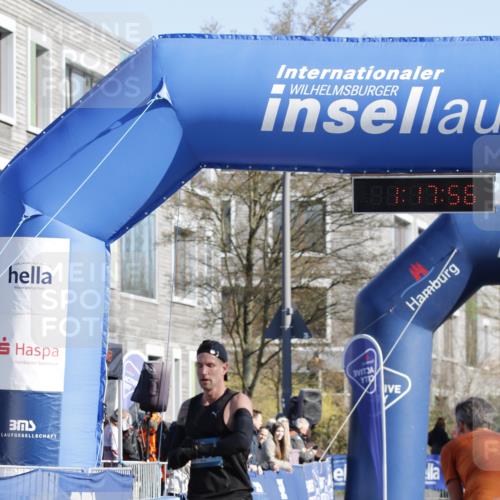 06.04.2025 - 44. Internationalen Wilhelmsburger Insellauf A. Gomolzig http://msf.ph/oto/7557858 06.04.2025 10:07:54 Ziel 3260 meine-sportfotos.de